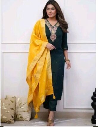 Women Ethnic Motifs Embroidered Regular Kurta with Trousers & With Dupatta
